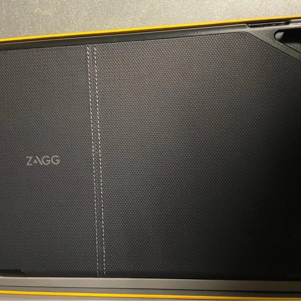 New Zagg Folio Wireless Keyboard & Case